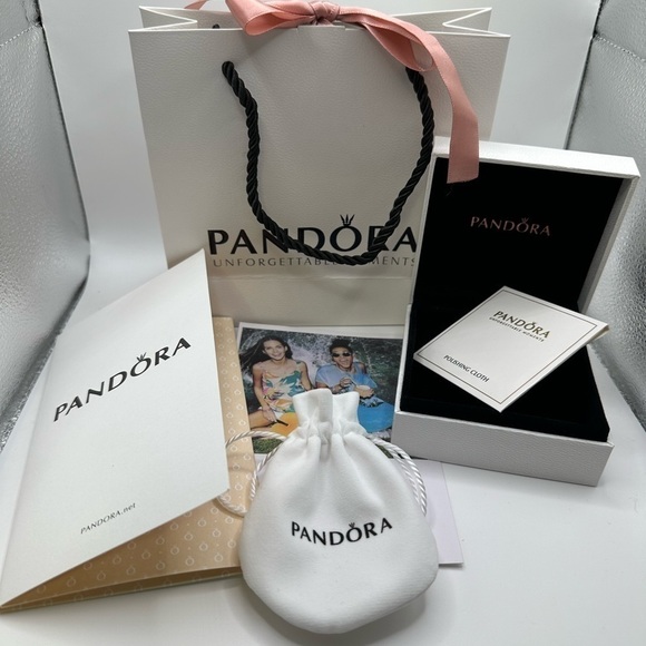 Pandora Accessories - 🆕pandora Gift Set